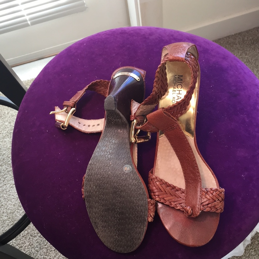 Used - Picture 3 of 3